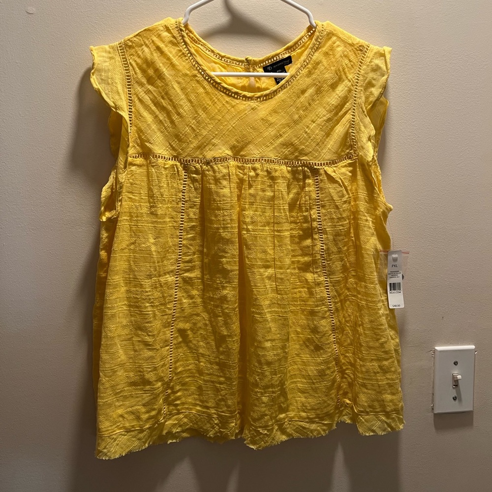 New Directions Yellow Wovens Fashion Blouse! (New with tags)